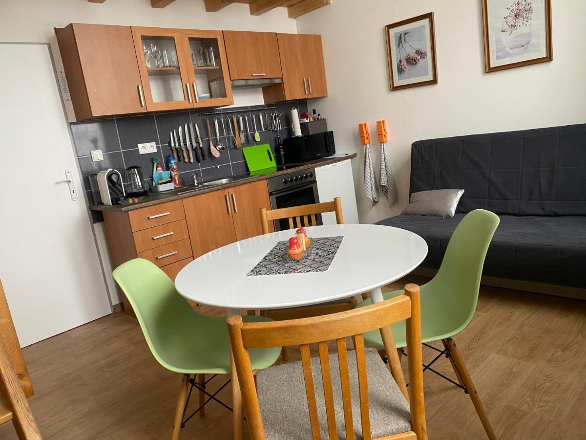 Apartman V Lesni Яблонец-над-Нисоу Экстерьер фото